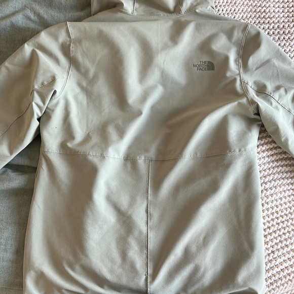 Women’s Shelbe Raschel Hoodie - Picture 4 of 4